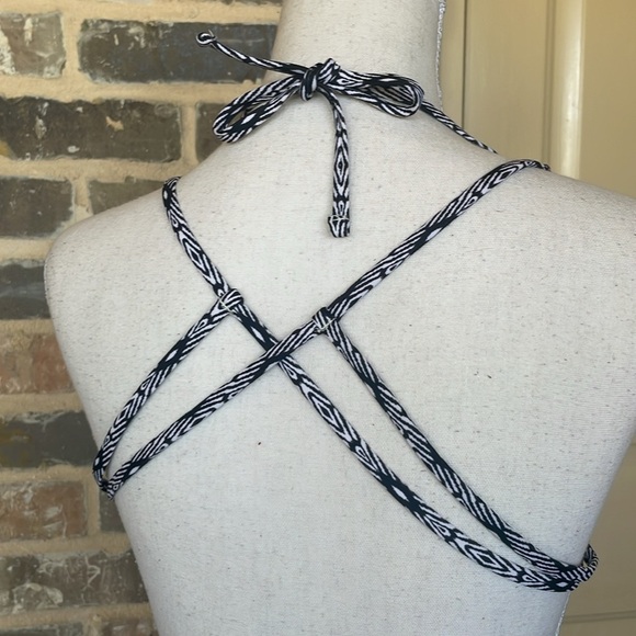 NWOT Shade & Shore Multicolored w/Tassle Element Bikini Top Size 34C - Picture 4 of 9